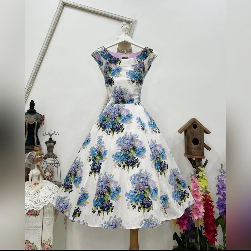 Floral Laura Ashely Dress - White‎ and Blue